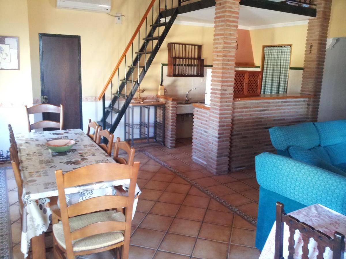 Casa Rural La Rosa De Los Vientos فوينتيه دي بيدرا المظهر الخارجي الصورة