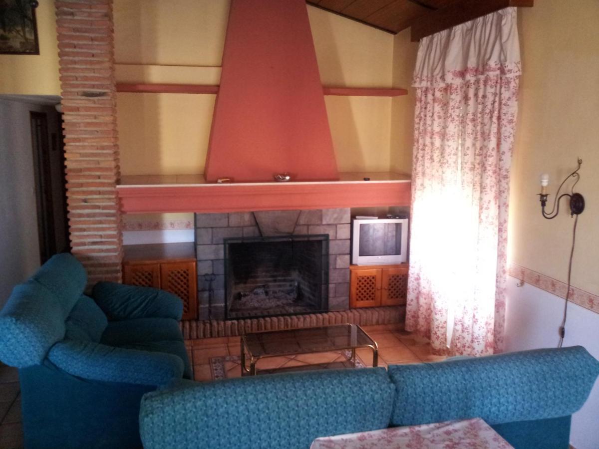 Casa Rural La Rosa De Los Vientos فوينتيه دي بيدرا المظهر الخارجي الصورة